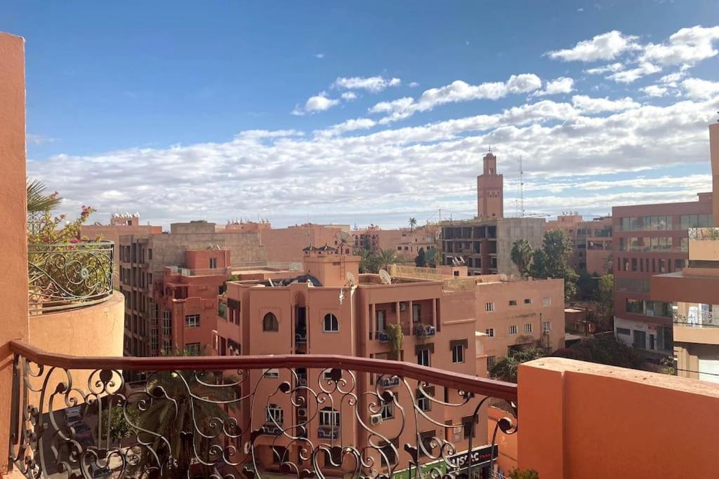 Sunny Terrace & Comfy Beds In Marrakech Apartment Marrakesh Exterior photo